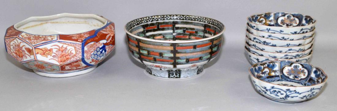 (2) ANTIQUE JAPANESE IMARI W/BLUE & WHITE DISHES.: (2) ANTIQUE JAPANESE IMARI W/BLUE & WHITE DISHES. Includes: bowls and a planter.