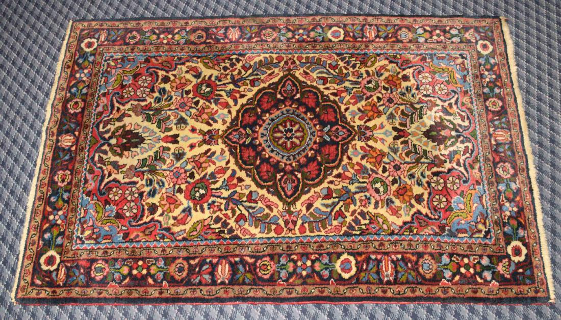 ANTIQUE ORIENTAL RUG. 5'2'' x 3'6''. (1 of 5)