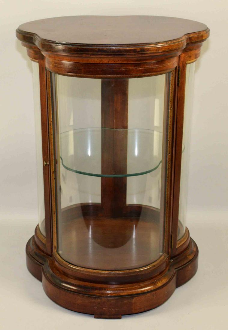 SMALL CIRCULAR DISPLAY CABINET. Condition: very good. (1 of 3)