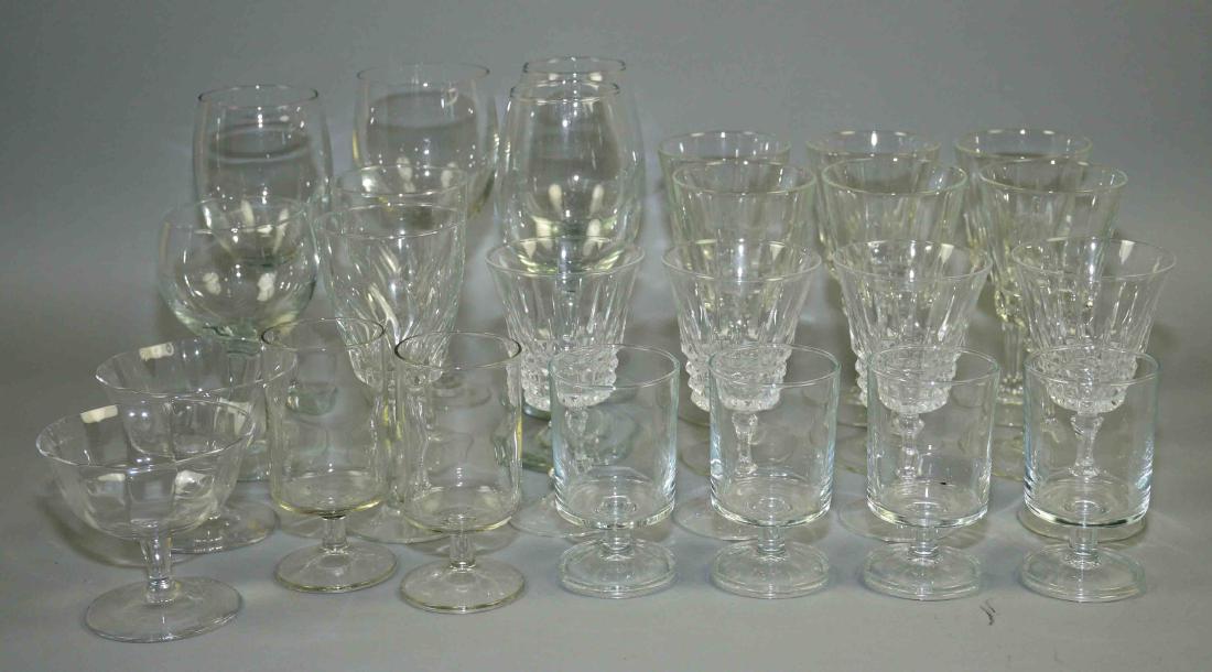 (20+) WINE GLASSES, various styles and sizes.: (20+) WINE GLASSES, various styles and sizes.