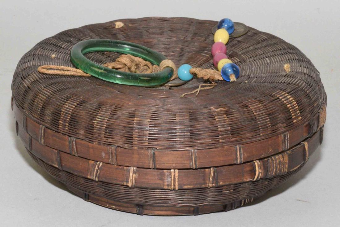 ANTIQUE CHINESE LIDDED BASKET. 7'' diameter. (1 of 4)