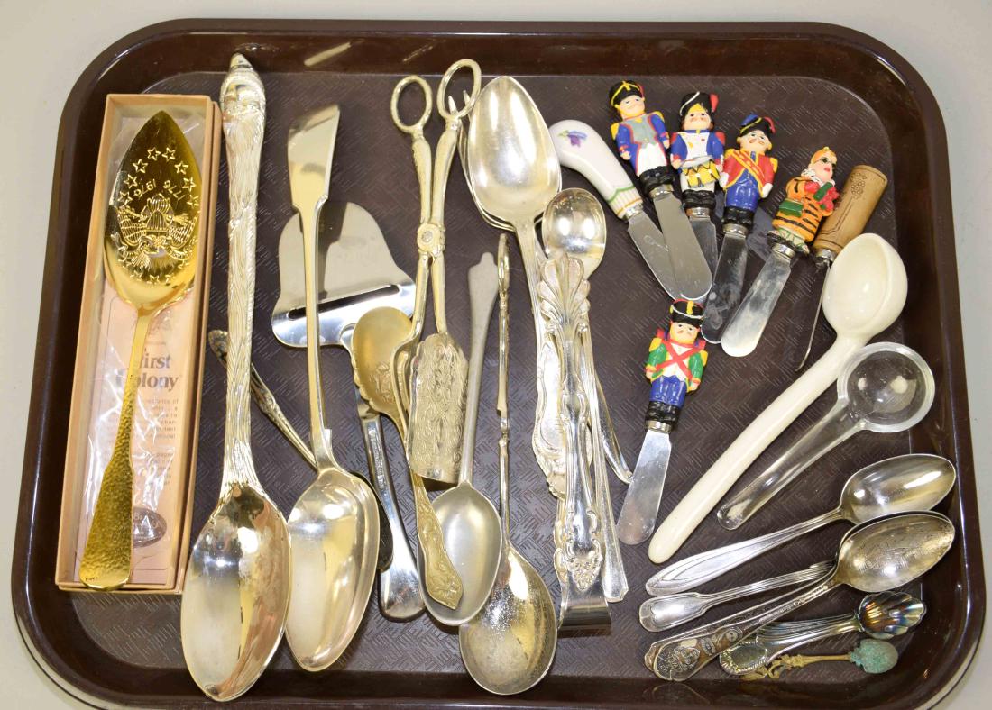 COLLECTION OF SILVERPLATE SERVING PIECES AND OTHERS. (1 of 5)