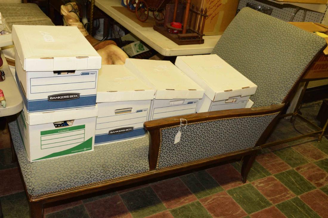 UPHOLSTERED CHAISE LOUNGE. 40''H x 66''L x 28''W.: UPHOLSTERED CHAISE LOUNGE. 40''H x 66''L x 28''W.