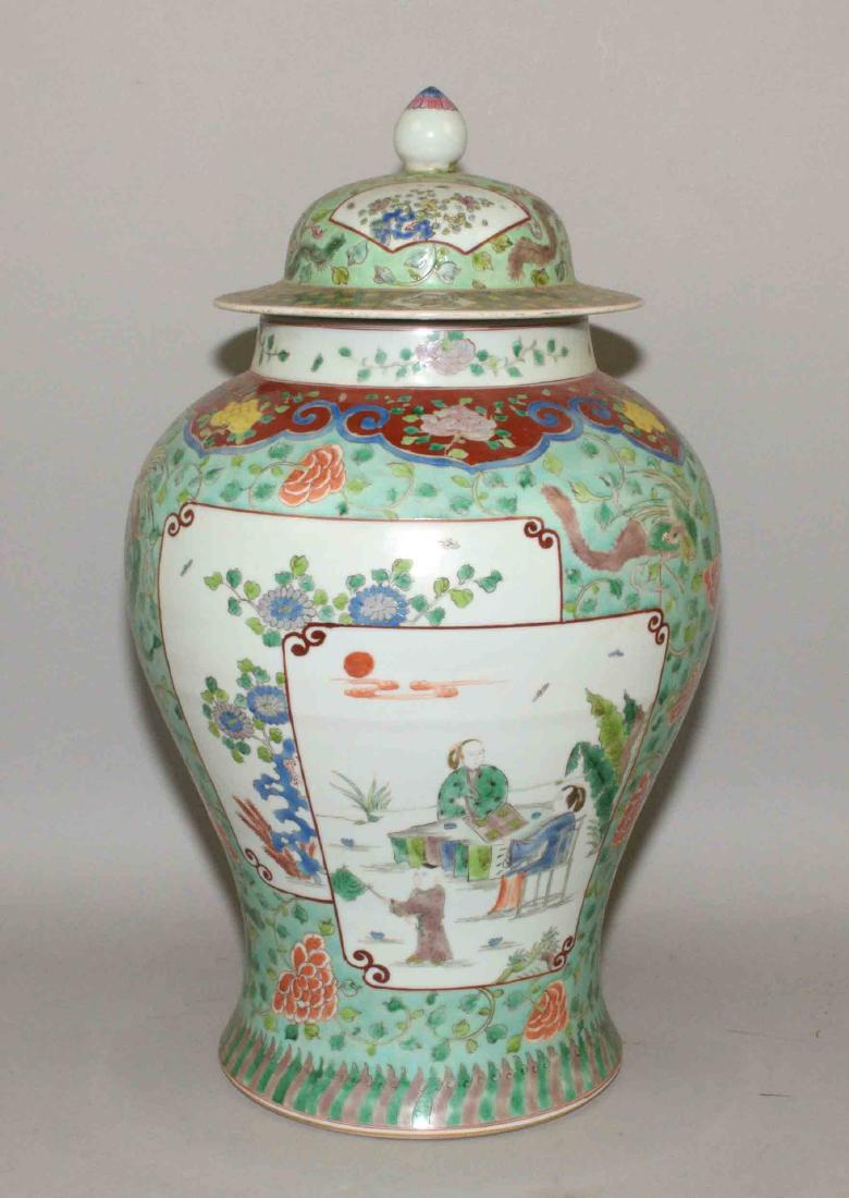 ANTIQUE CHINESE FAMILLE VERTE LIDDED GINGER JAR. (1 of 11)