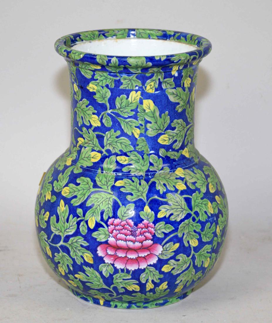 AN ENGLISH (SPODE) BALUSTER-FORM VASE, in the Chinese: AN ENGLISH (SPODE) BALUSTER-FORM VASE, in the Chinese style pattern, 8 1/4 in. high; 6 in. diameter (greatest).