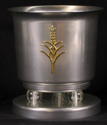 KENSINGTON WARE FOLKESTONE BOWL. 1934-5. Art Deco: KENSINGTON WARE FOLKESTONE BOWL. 1934-5. Art Deco footed bowl designed by Lurelle Guild, patent filed Oct. 11, 1934, issued Jan. 1, 1935. Cat. no. 7413. Aluminum bowl and base with three glass balls,