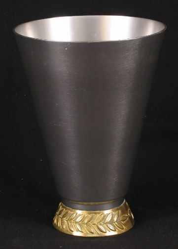 KENSINGTON WARE MARLBOROUGH VASE. 1934-1935. Art: KENSINGTON WARE MARLBOROUGH VASE. 1934-1935. Art Deco aluminum and brass ''Marlborough Vase'' cat. no. 7031. Designed by Lurelle Guild, patent applied for Oct. 11, 1934, patent issued May 7, 1935. Alu