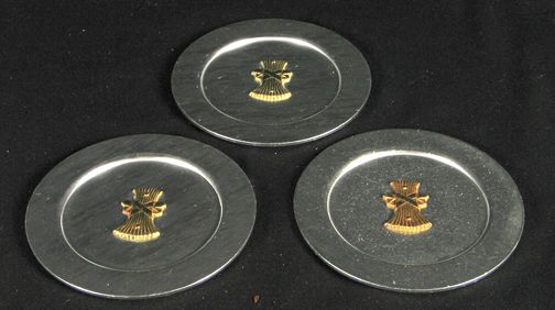 3 KENSINGTON BURLEIGH ASHTRAYS. 1934-1935. Three: 3 KENSINGTON BURLEIGH ASHTRAYS. 1934-1935. Three Art Deco Kensington Ware aluminum and brass ''Burleigh Ash Trays'' cat. no. 7613. Designed by Lurelle Guild, patent applied for 10-11-1934, patent issu