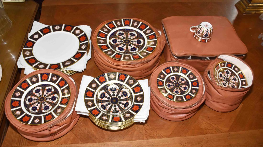 ROYAL CROWN DERBY OLD IMARI CHINA. Service for eight.: ROYAL CROWN DERBY OLD IMARI CHINA. Service for eight. (8) chargers, 12'' diameter, (8) dinner plates, 10.50'' diameter, (8) salad plates, 8.50'' diameter, (8) bread plates, 6.25'' diameter, (8) tea sa