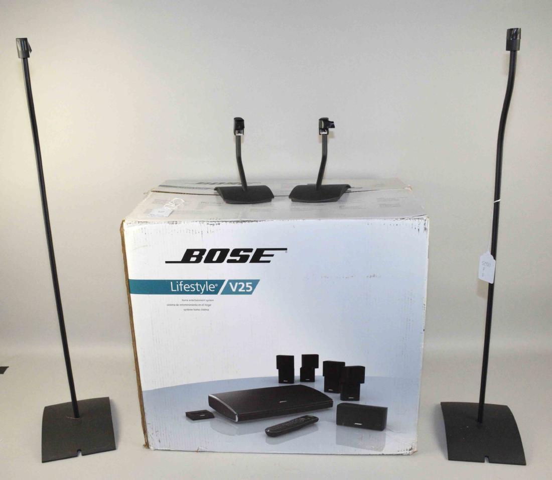 BOSE HOME ENTERTAINMENT SYTEM. Lifestyle V-25. In: BOSE HOME ENTERTAINMENT SYTEM. Lifestyle V-25. In original box.