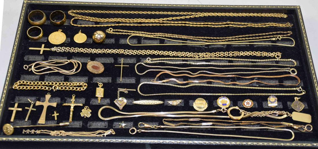 (30) PCS. OF ASST. MEN'S GOLD FILLED COSTUME JEWELRY.: (30) PCS. OF ASST. MEN'S GOLD FILLED COSTUME JEWELRY. Variety includes: watch fobs, rings, chains, pins, pendants and more.