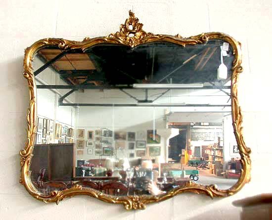 LOUIS XV STYLE MIRROR. N/R. Wood. Gesso