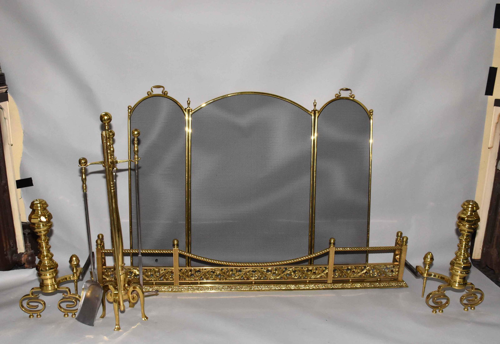 A Set Of Brass Fireplace Tools 20th Jun 26 2019 Hindman In Il