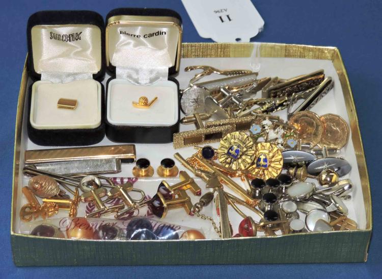 (20+) GENTLEMEN'S JEWELRY. Assorted cufflinks, tie: (20+) GENTLEMEN'S JEWELRY. Assorted cufflinks, tie bars, pin backs, and others in gold and silver tones. Designers include Pierre Cardin, Krementz and others.