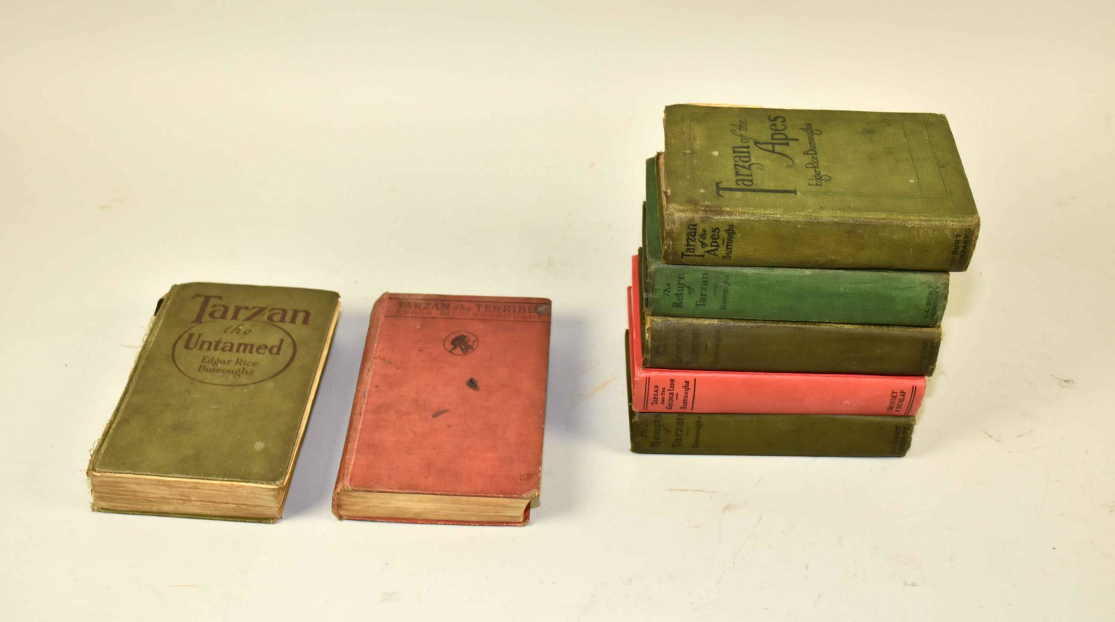 (7) BOOKS IN A SERIES ABOUT TARZAN, by Edgar Rice: (7) BOOKS IN A SERIES ABOUT TARZAN, by Edgar Rice Burroughs.