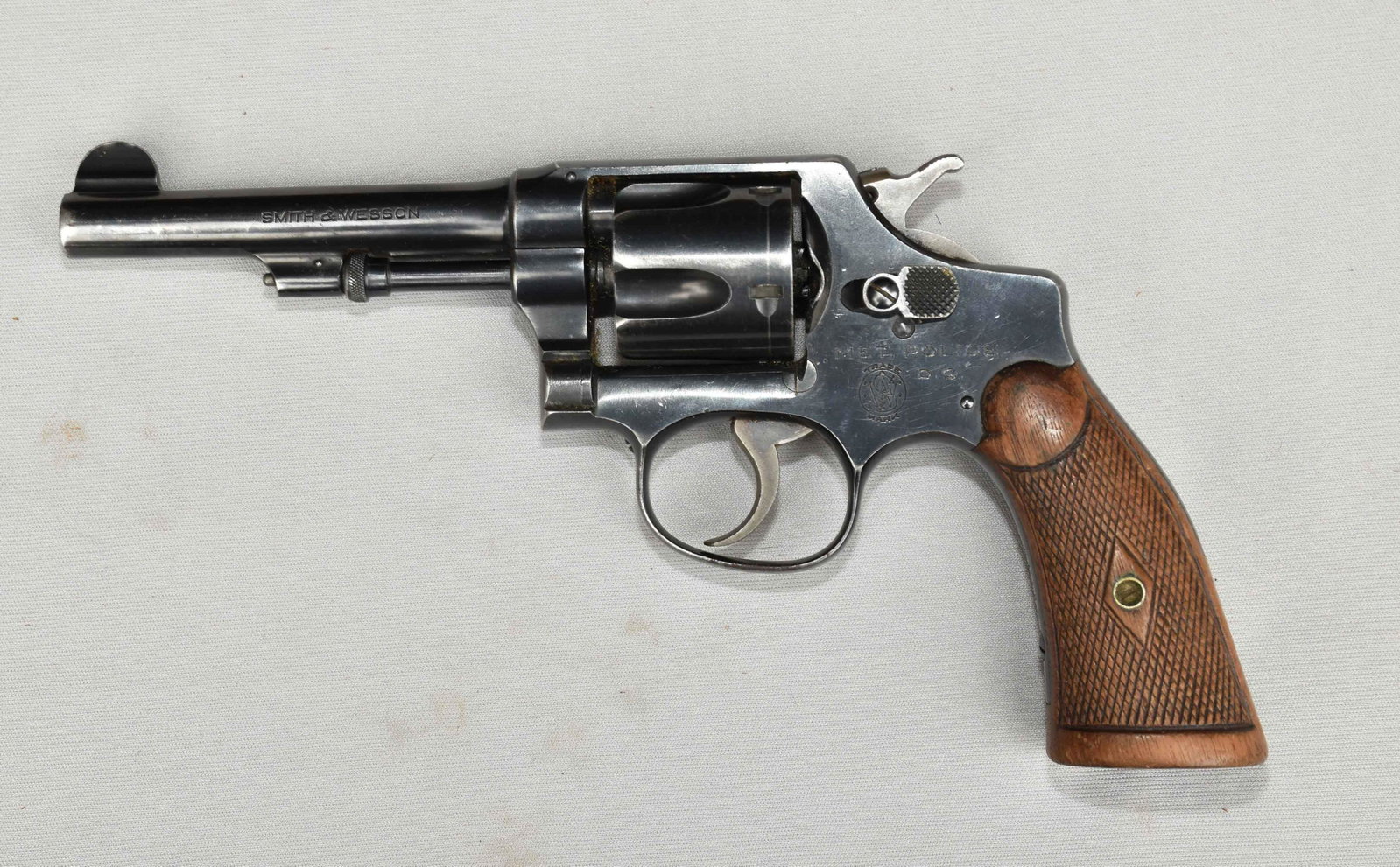 SMITH & WESSON ''REGULATION POLICE'' REVOLVER - Cal. 38: SMITH & WESSON ''REGULATION POLICE'' REVOLVER - Cal. 38 S&W. 4'' barrel. Surcharged Metropolitan Police DC. Excellent condition. Holster. Serial #50361. Ships to your local FFL. Local pickup can be ar