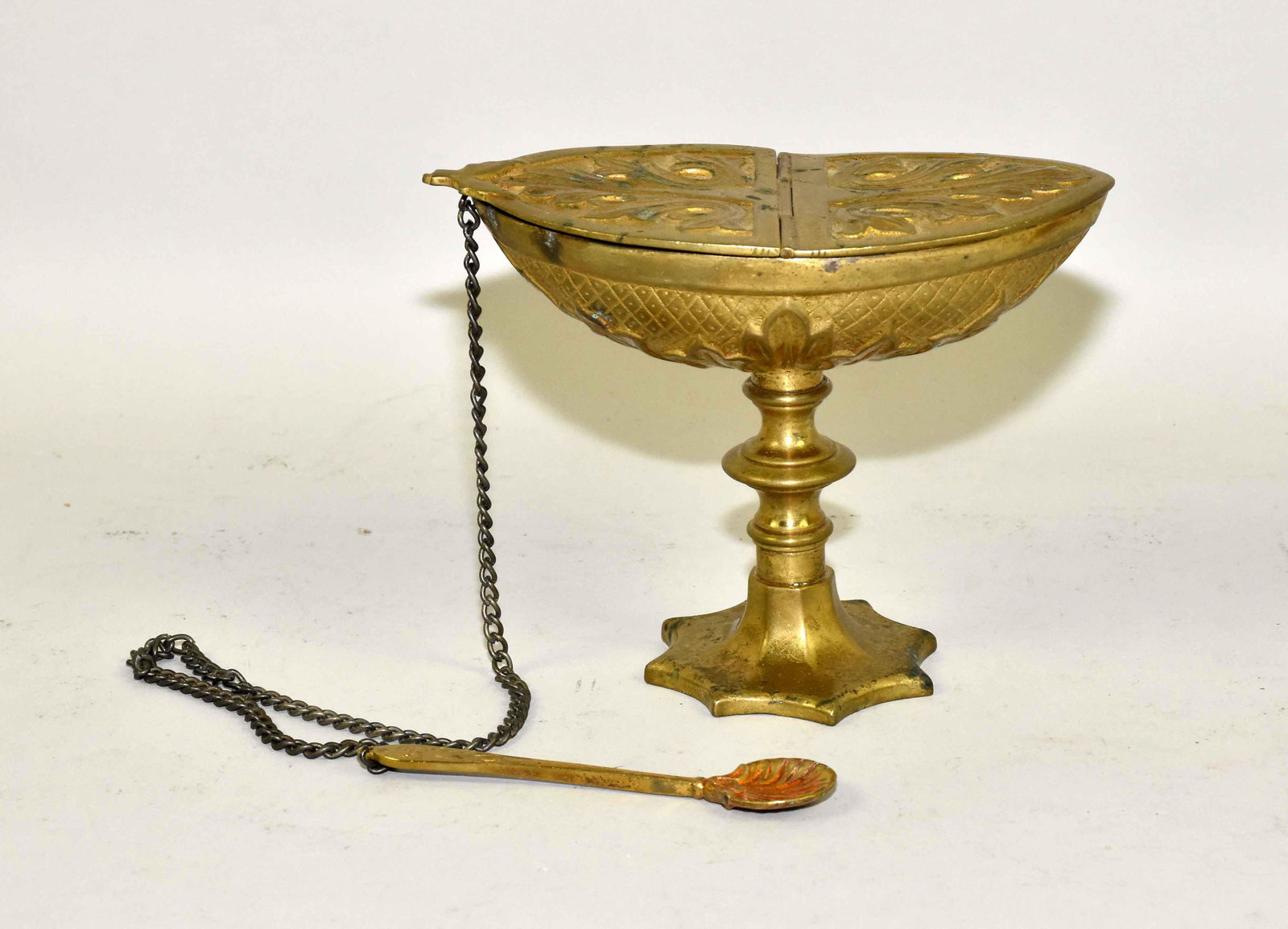ANTIQUE CATHOLIC GOTHIC CENSOR BOAT. With spoon. 3''W x: ANTIQUE CATHOLIC GOTHIC CENSOR BOAT. With spoon. 3''W x 6.50''L x 5''H.