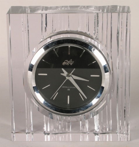 3146 Hoya Crystal Clock Feb 27 2005 Dargate Auction Galleries In Pa