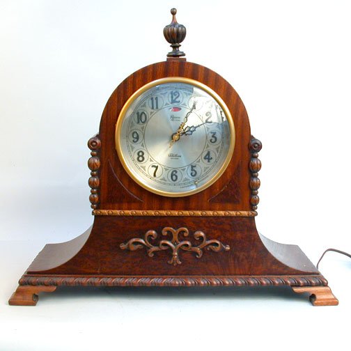REVERE TELECHRON CLOCK. N/R. Veneered c