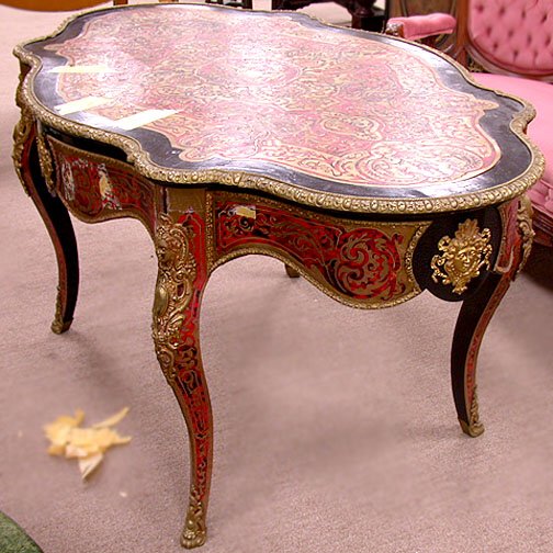 BOULLE STYLE WRITING TABLE. N/R. Louis - 2