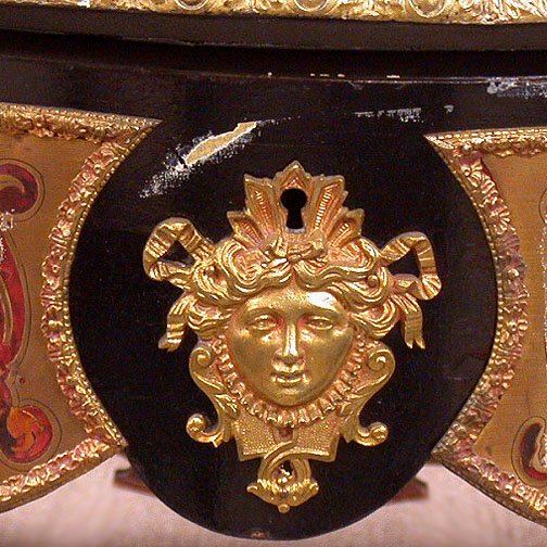 BOULLE STYLE WRITING TABLE. N/R. Louis - 3