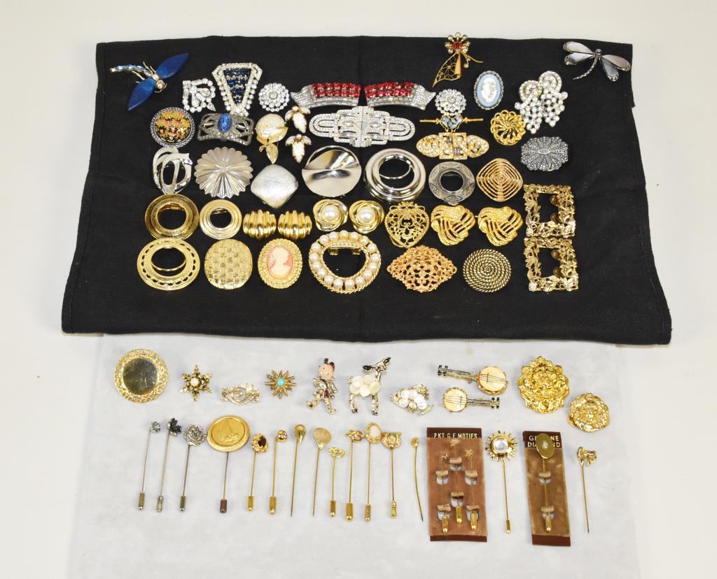 60+ PIECE VINTAGE COLLECTION OF MISCELLANEOUS: 60+ PIECE VINTAGE COLLECTION OF MISCELLANEOUS FUR CLIPS, PETITE BROOCHES, AND STICK PINS IN GOLD AND SILVER TONES. With signed pieces: Coro Duette,West Germany, Lieba USA, Musi & Kreisler . (4) 12 KGF