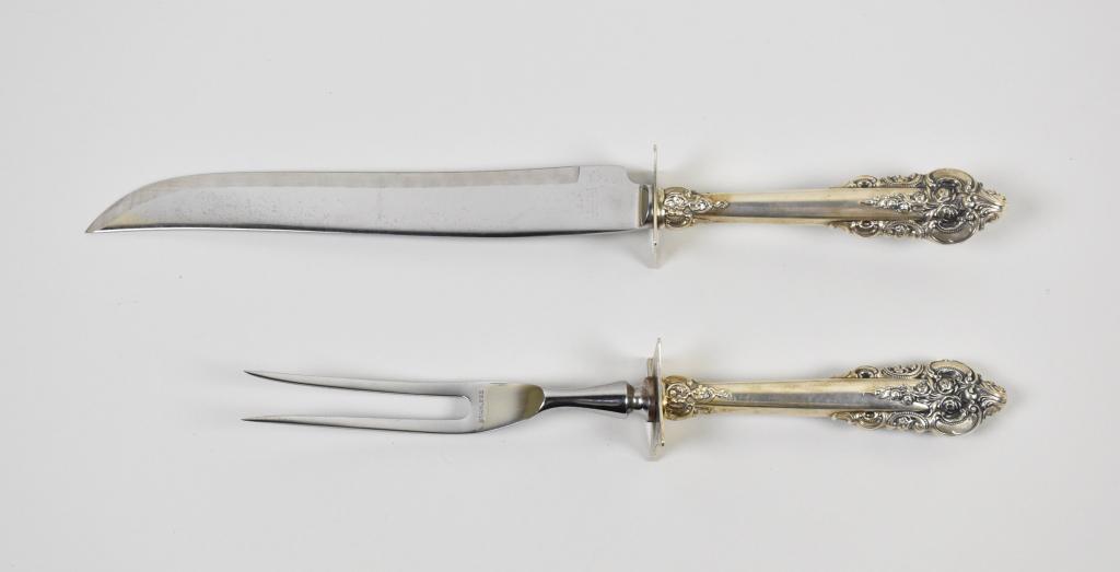 VINTAGE WALLACE STERLING GRAND BAROQUE CARVING SET: VINTAGE WALLACE STERLING GRAND BAROQUE CARVING SET: Marked Sterling & Wallace. Knife – 13.75 " long. Fork – 10.75 " long.