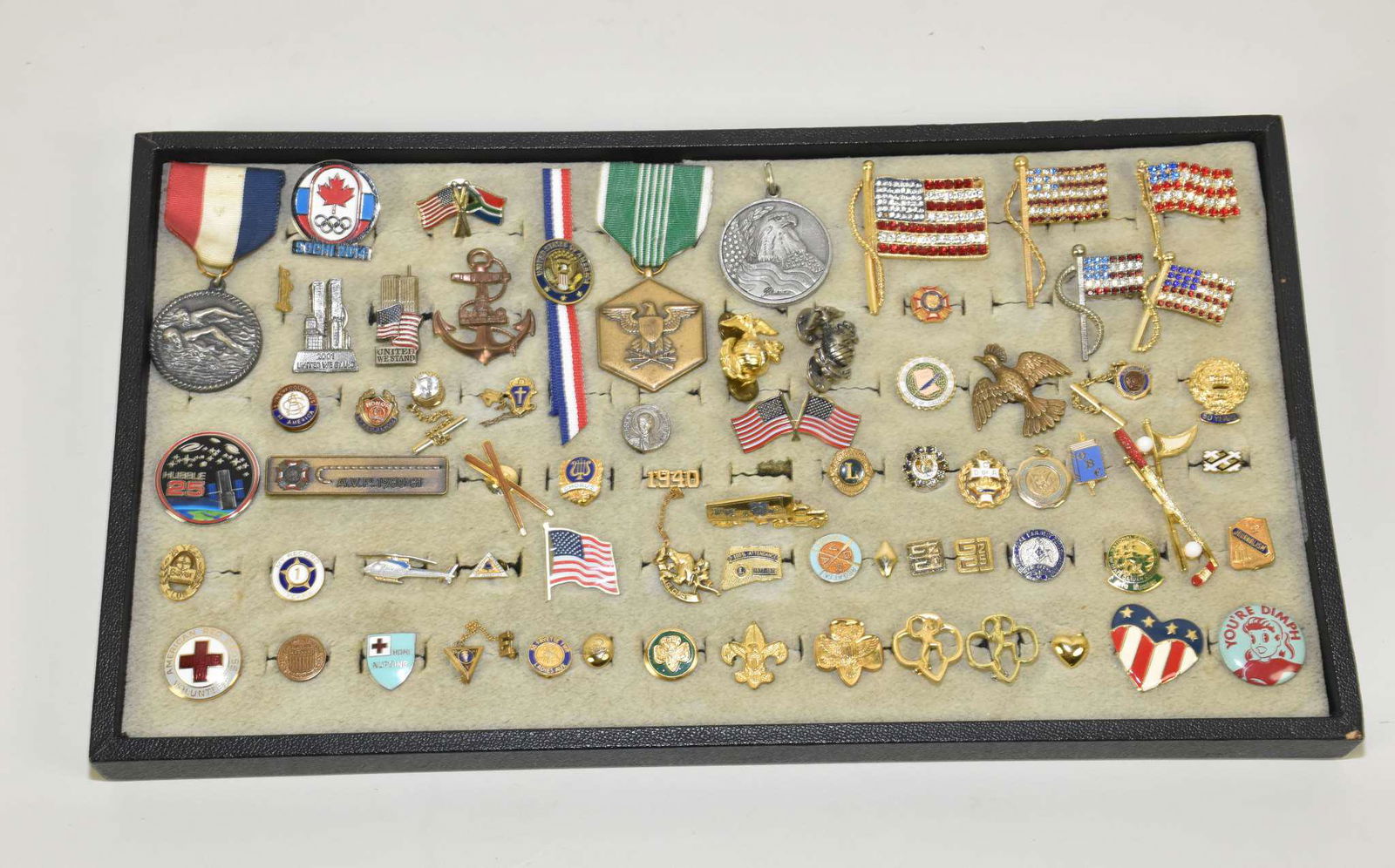 50 MISCELLANEOUS MIXED METAL PINS, BUTTONS (1 of 5)