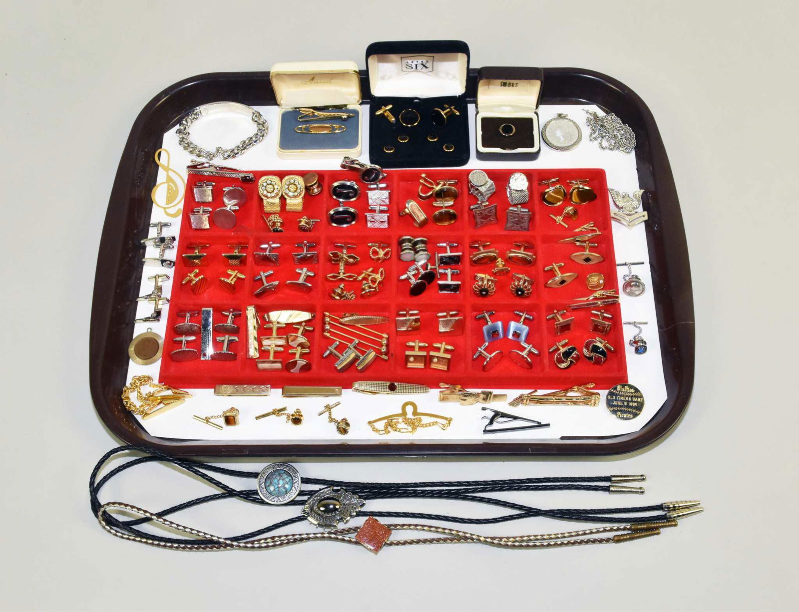 60+ PIECES OF ASSORTED GENTLEMEN'S JEWELRY (1 of 12)