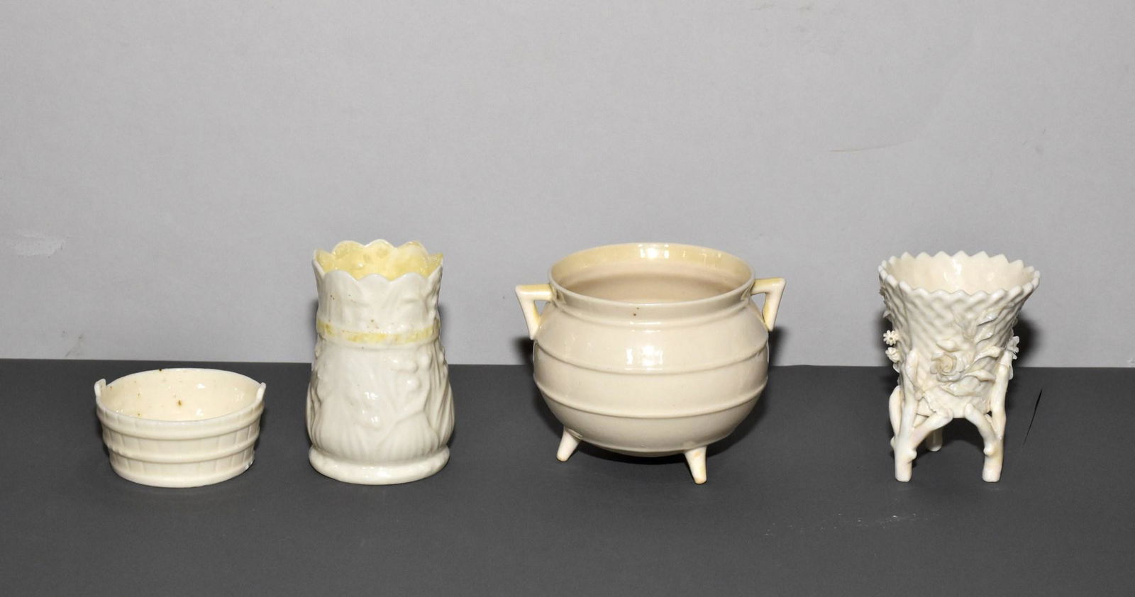 BELLEEK - Four cabinet pieces. Footed gypsy (1 of 9)