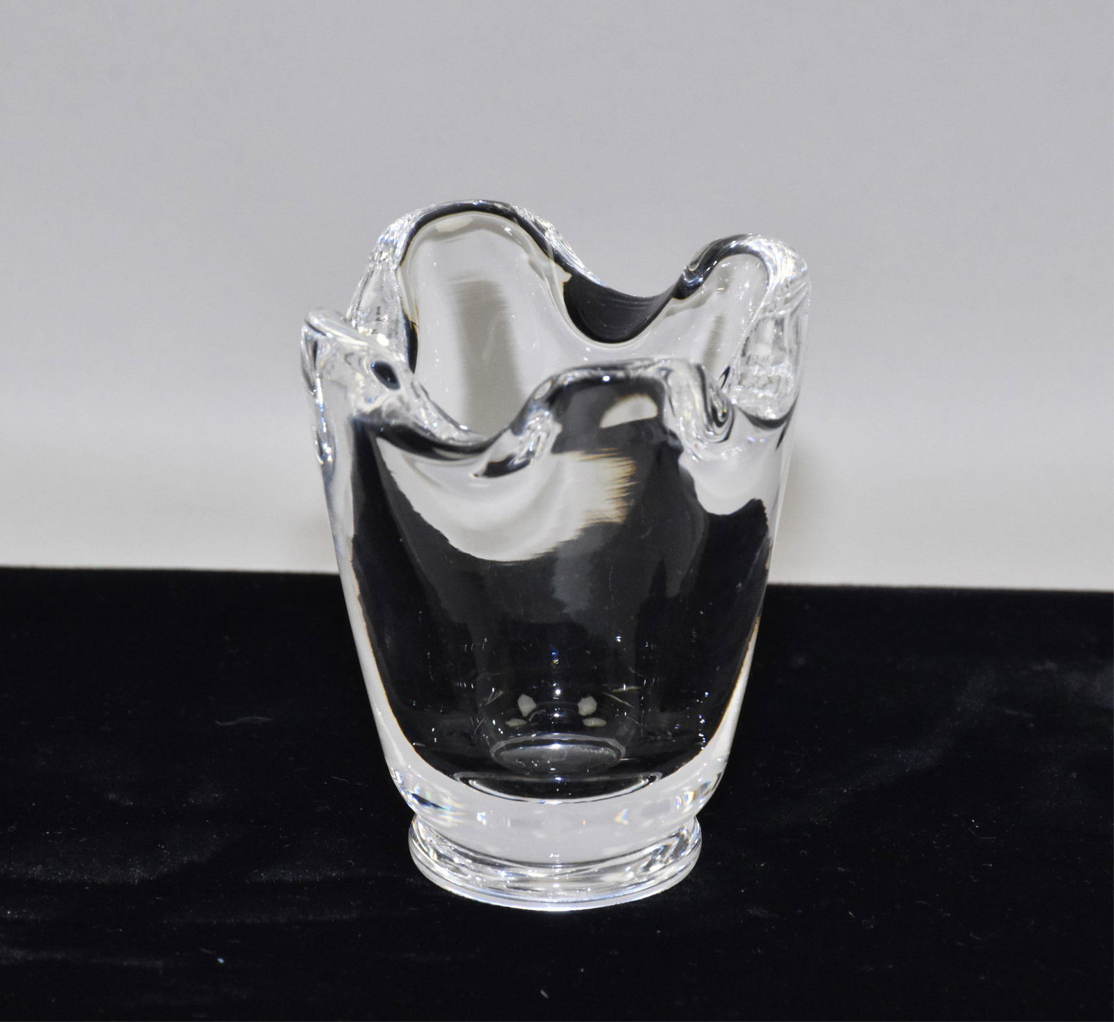 STEUBEN CRYSTAL MINIATURE VASE/TOOTHPICK (1 of 2)