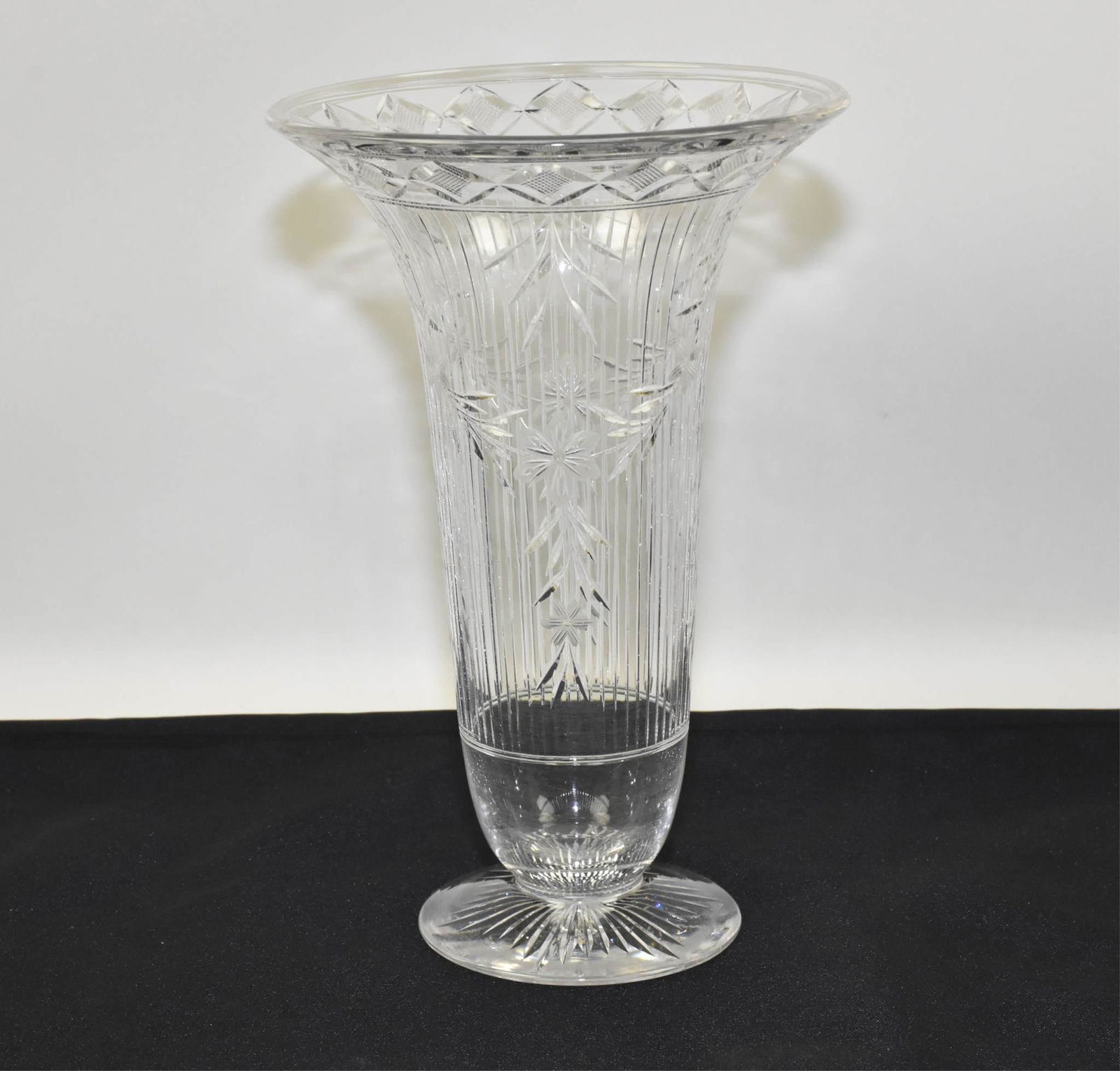 HAWKES STYLE FINE ENGRAVED AND WHEEL CUT GLASS (1 of 6)