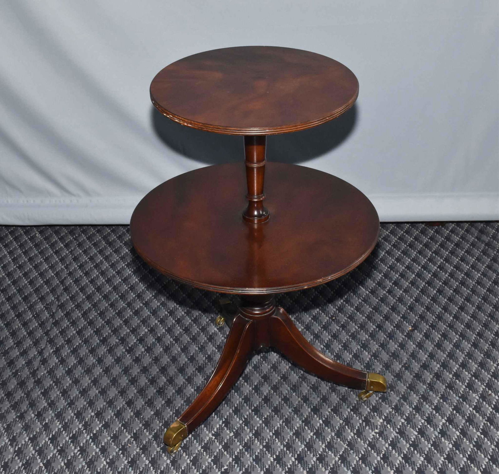 MAHOGANY DUNCAN PHYFE STYLE DUMBWAITER TABLE (1 of 3)