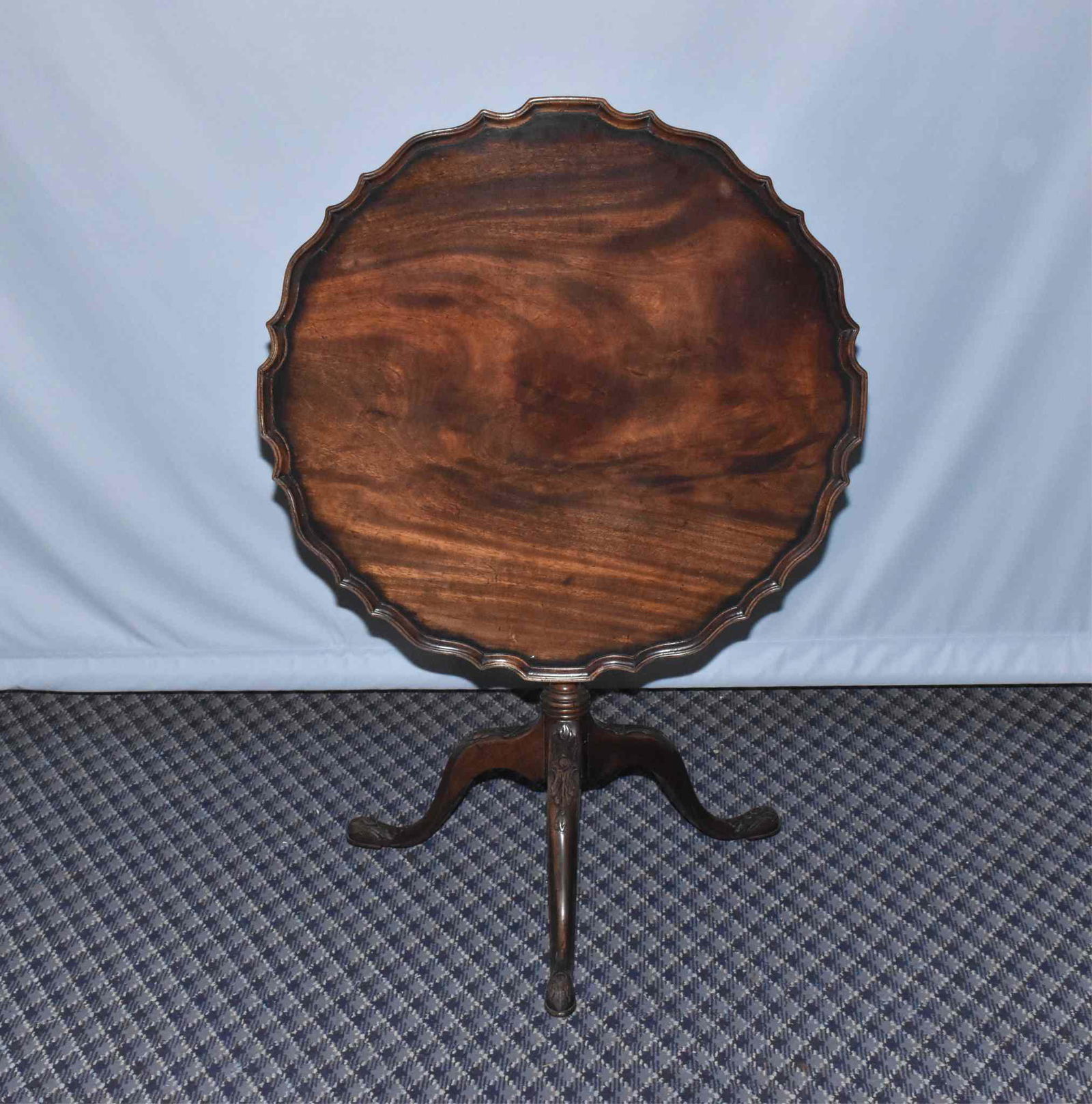 CHIPPENDALE STYLE TILT-TOP TEA TABLE (1 of 6)