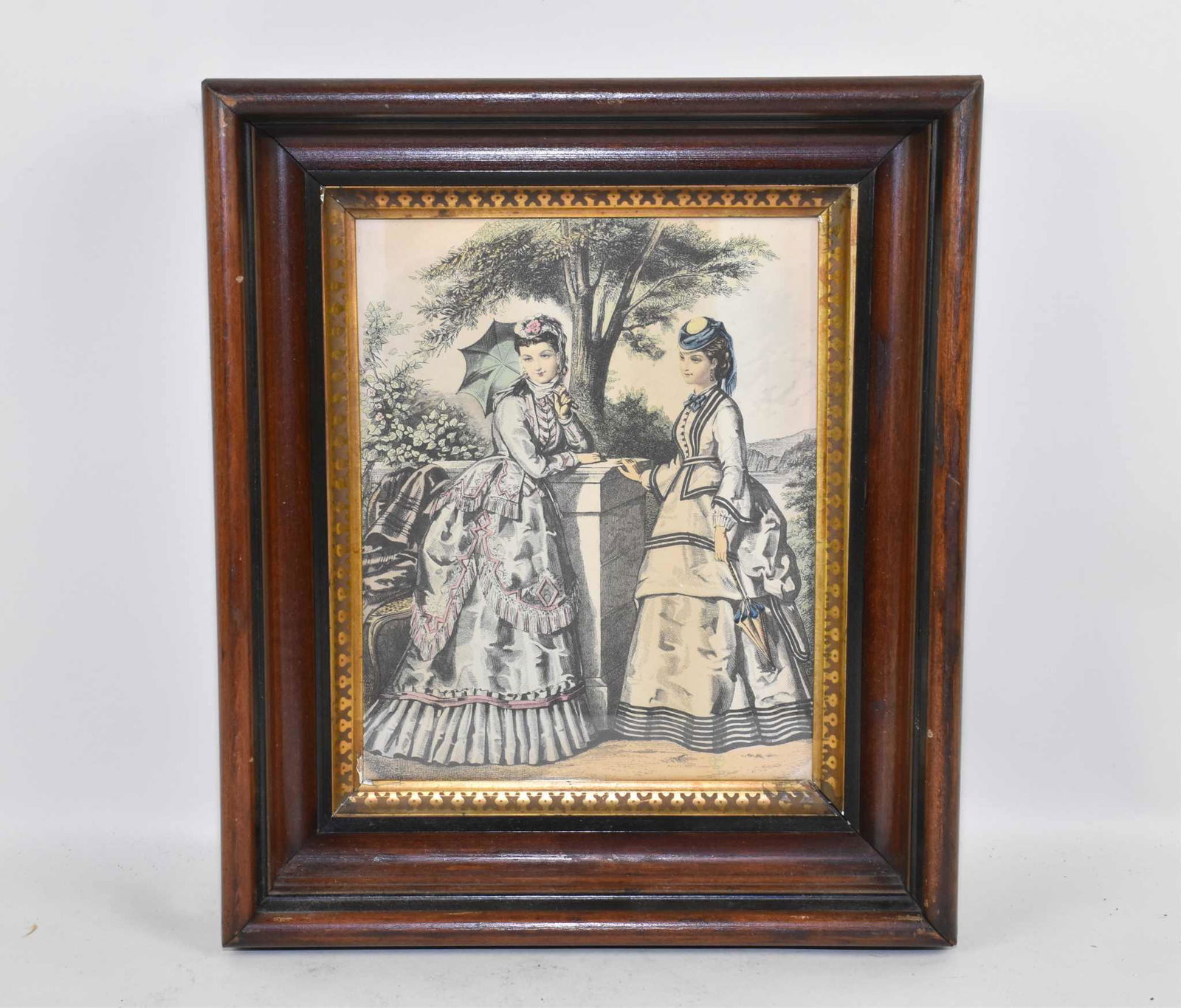 VICTORIAN WALNUT DEEP SHADOW BOX MOLDED FRAME (1 of 3)