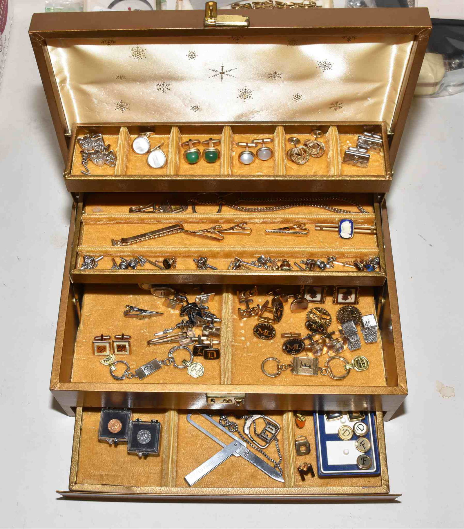 GENTLEMAN'S JEWELRY LOT (1 of 12)