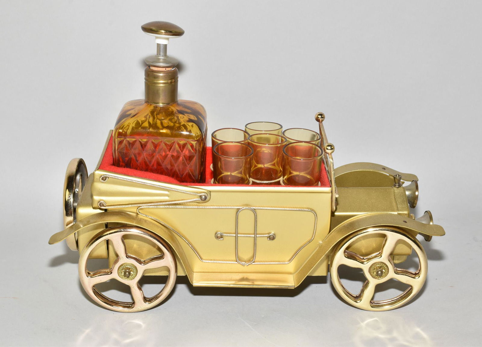 TOURING CAR LIQUOR CADDY - Decanter and six tiny (1 of 7)