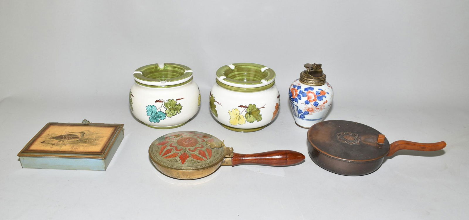 THREE CRUMB CATCHERS - And a pair of ceramic (1 of 8)