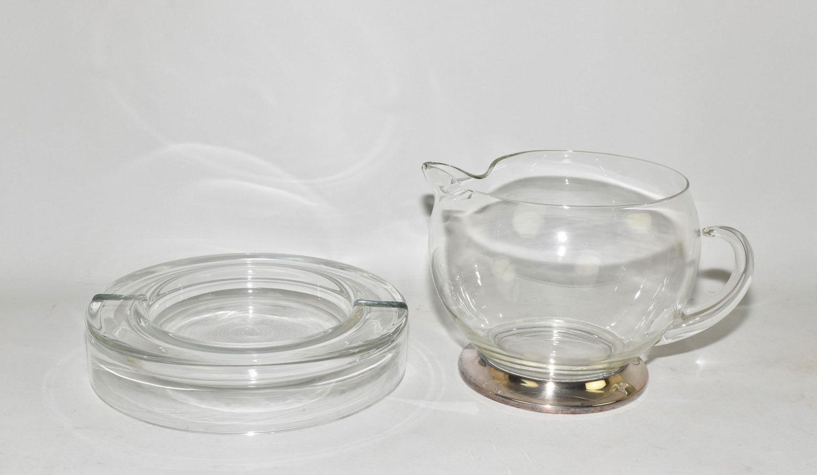 HEAVYWEIGHT CRYSTAL CENTERPIECE ASHTRAY, 12" dia. (1 of 3)