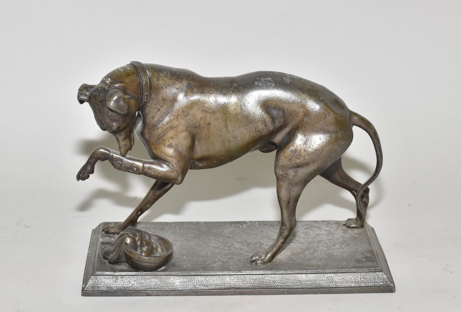 INJURED DOG SCULPTURE - Bronze plated spelter (1 of 8)