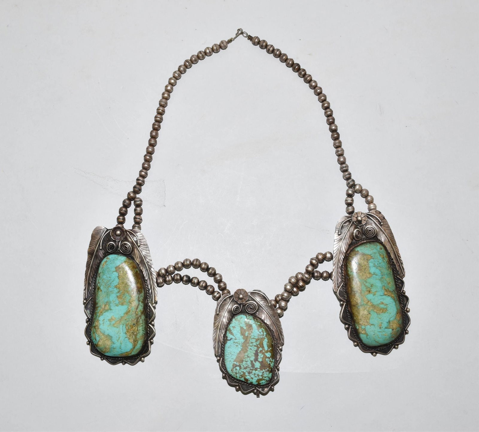 VINTAGE NATIVE AMERICAN SQUASH BLOSSOM NECKLACE (1 of 8)