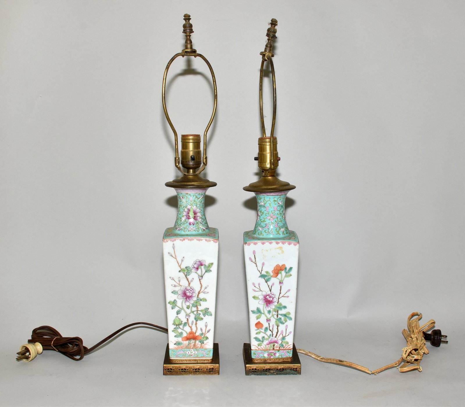 PAIR OF ANTIQUE CHINESE VASE LAMPS. 16" high.: PAIR OF ANTIQUE CHINESE VASE LAMPS. 16" high.
