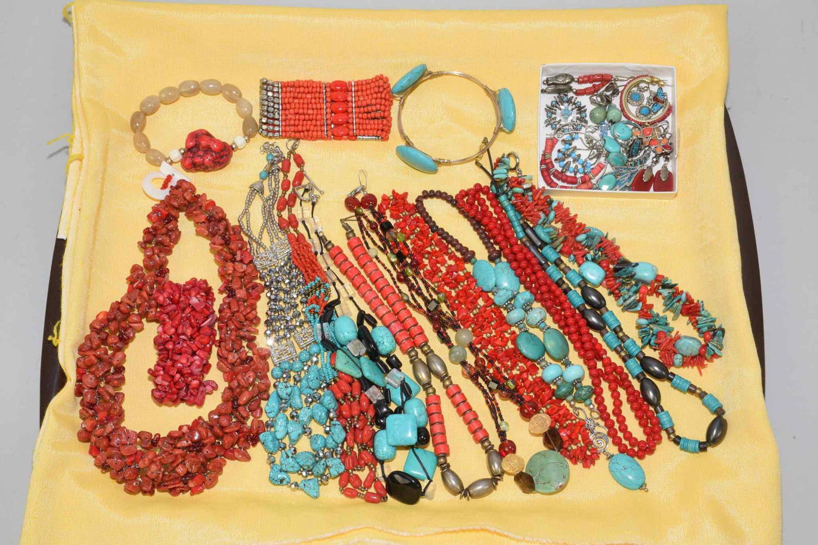 25 PIECE LOT OF MISCELLANEOUS RED CORAL AND (1 of 7)