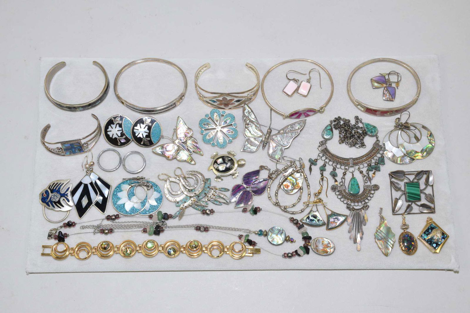 25 MISCELLANEOUS PIECES OF MEXICAN ALPACA – MICRO (1 of 10)