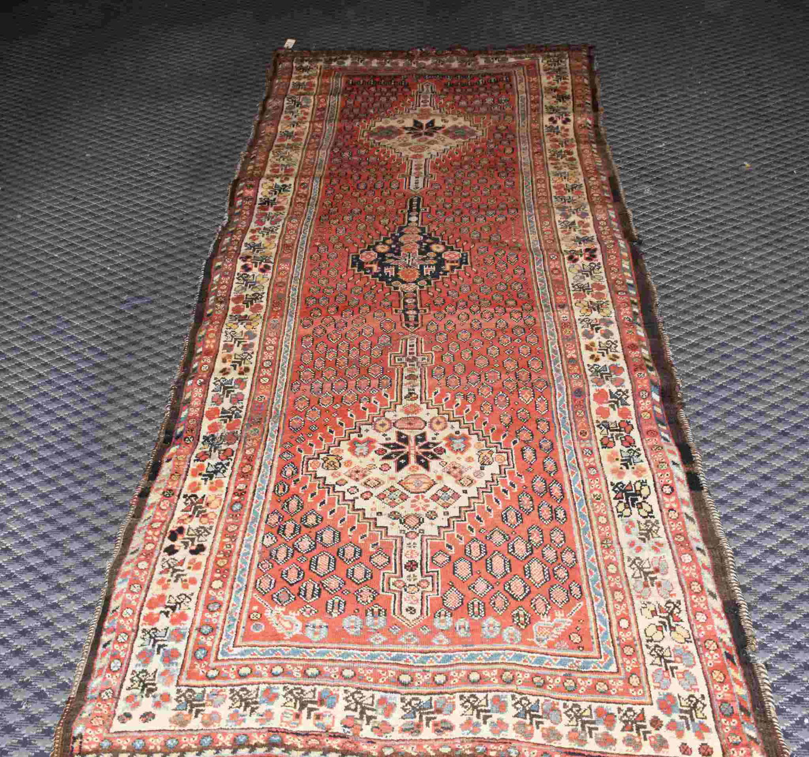 OLD PERSIAN RUG. Handmade. (1 of 6)
