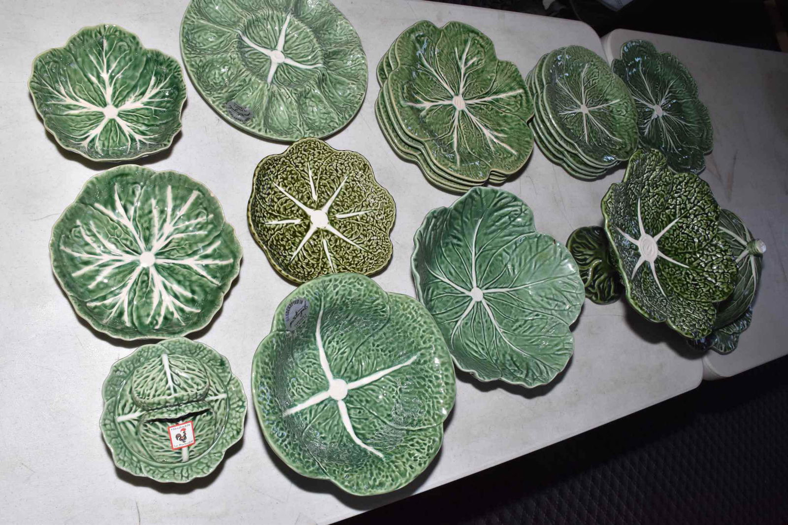 GREEN CABBAGE PATTERN MAJOLICA - Thirteen pieces. (1 of 5)