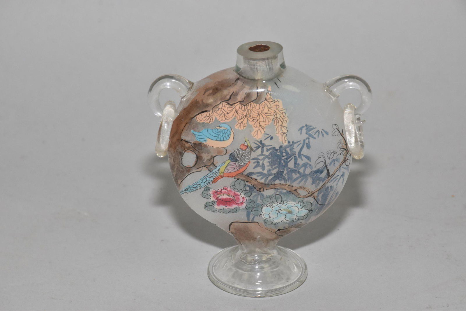 BLOWN GLASS SNUFF BOTTLE - On pedestal stand with (1 of 3)