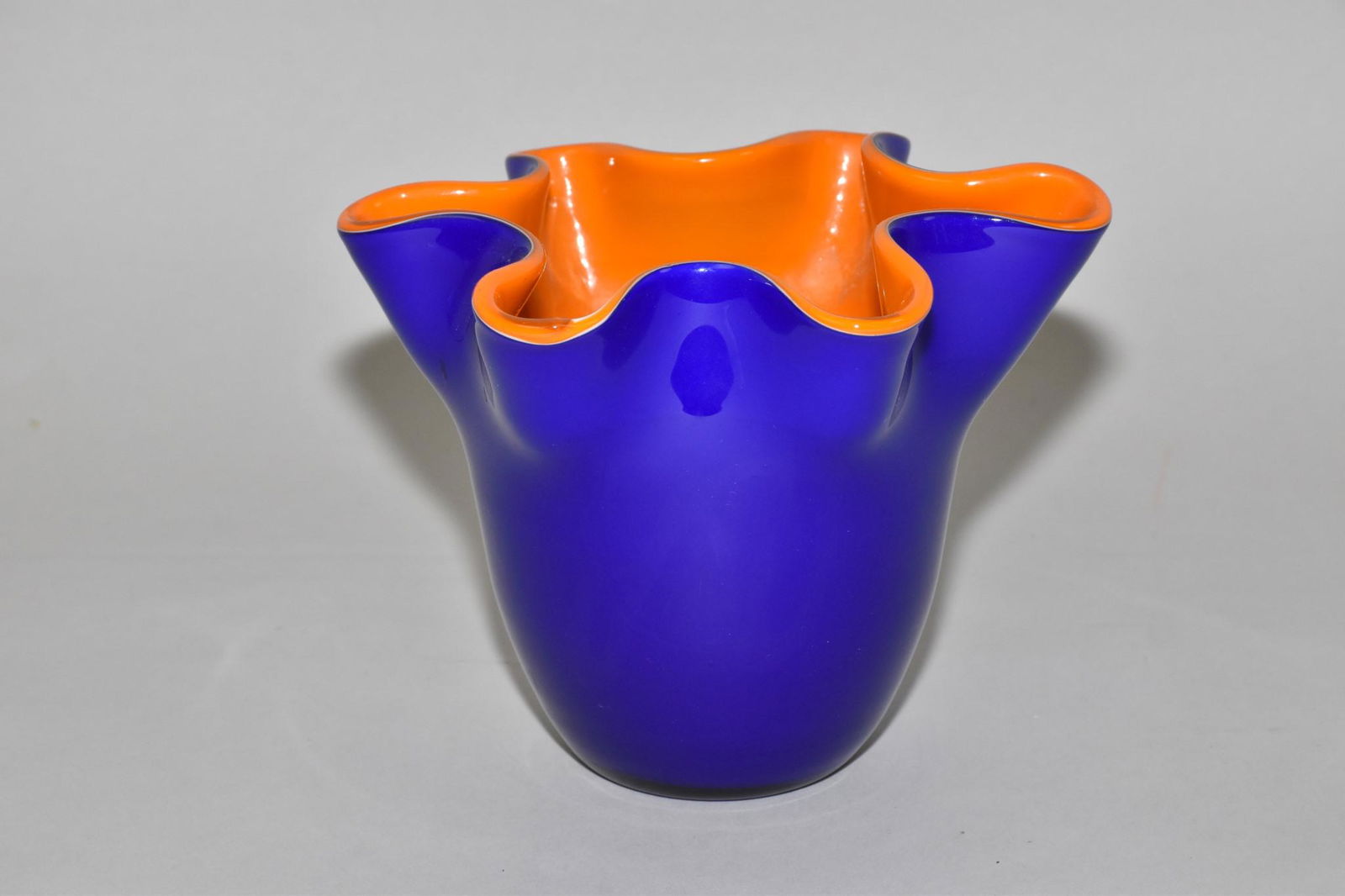 STUDIO ART GLASS SMALL VASE - Brilliant orange (1 of 3)