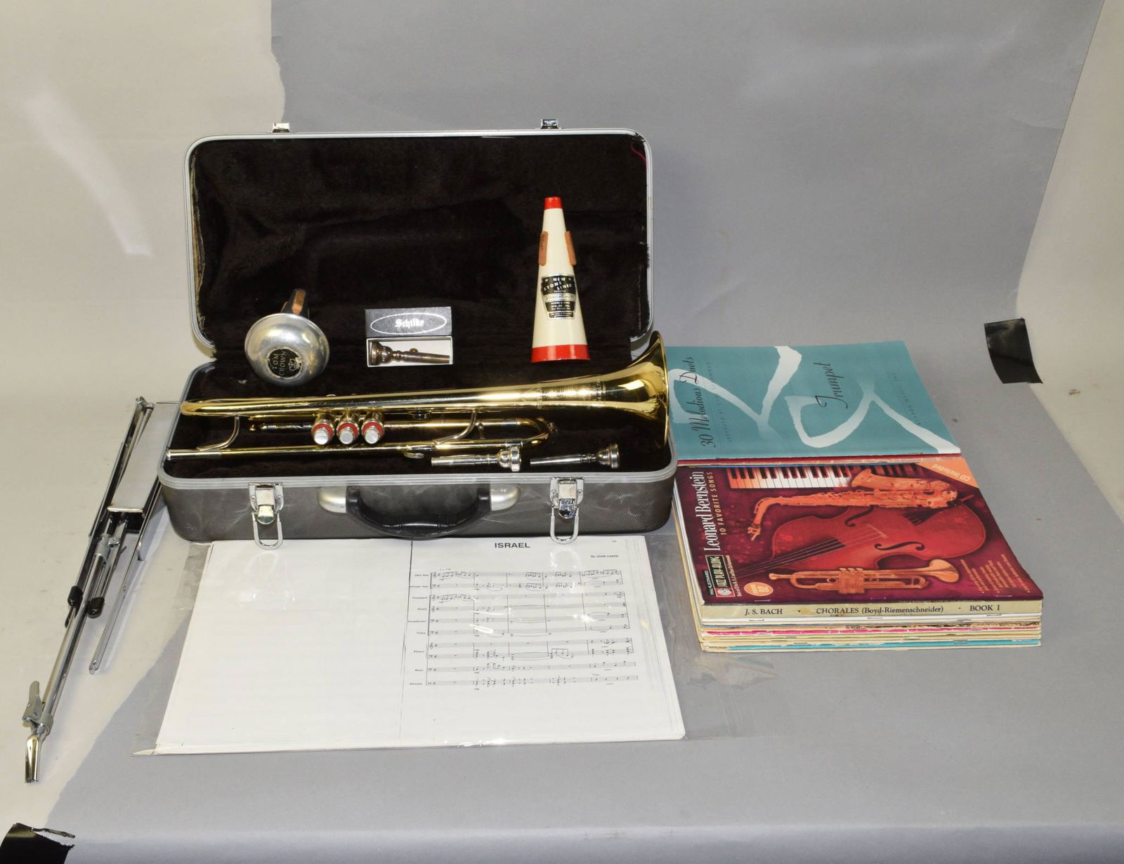 KING CLEVELAND TRUMPET IN CASE CIRCA 1950S (1 of 10)