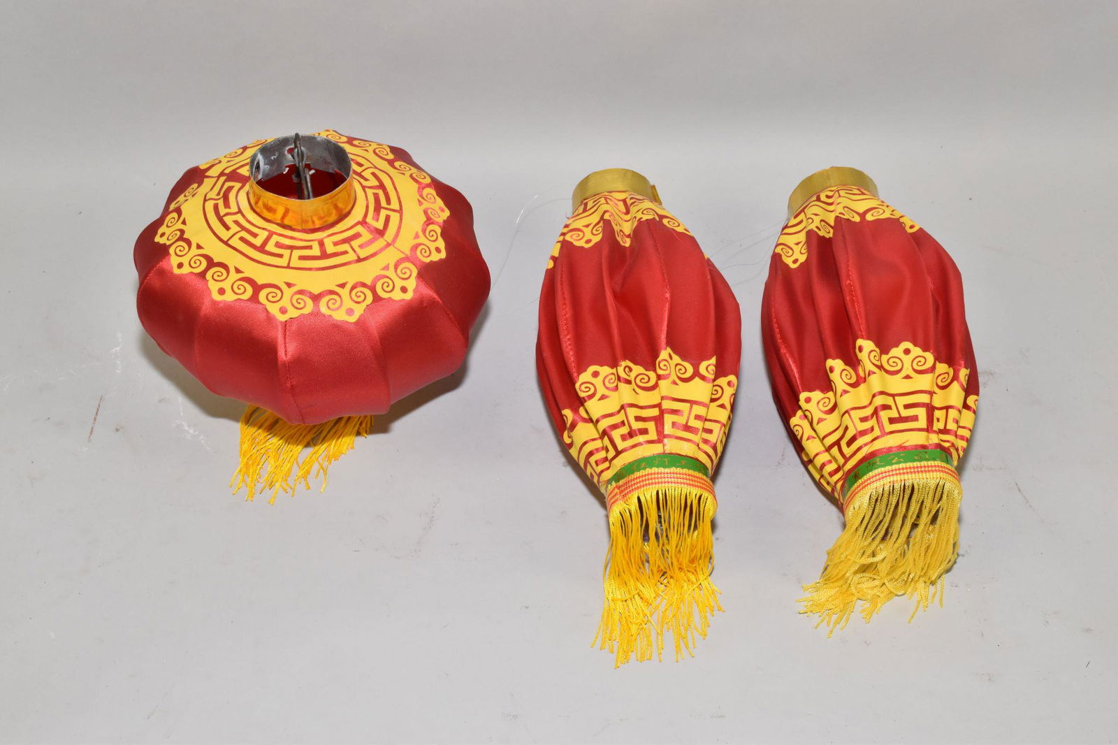 VINTAGE MID -AUTUMN RED SATIN FESTIVAL CHINESE (1 of 2)